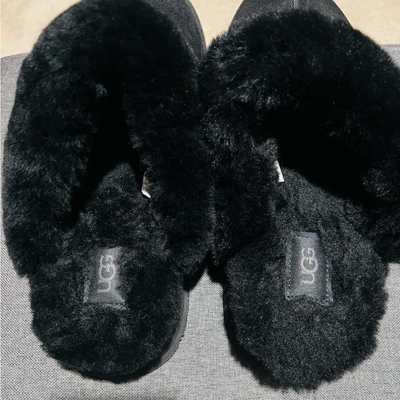 UGG®, the Disquette Suede Fur Platform Slippers - Picture 2 of 4